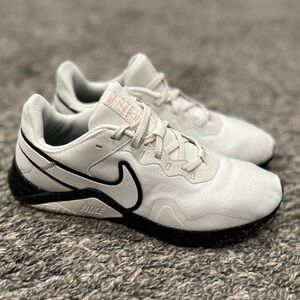 Nike Legend Essential 2 Premium - womens 8.5 (white)